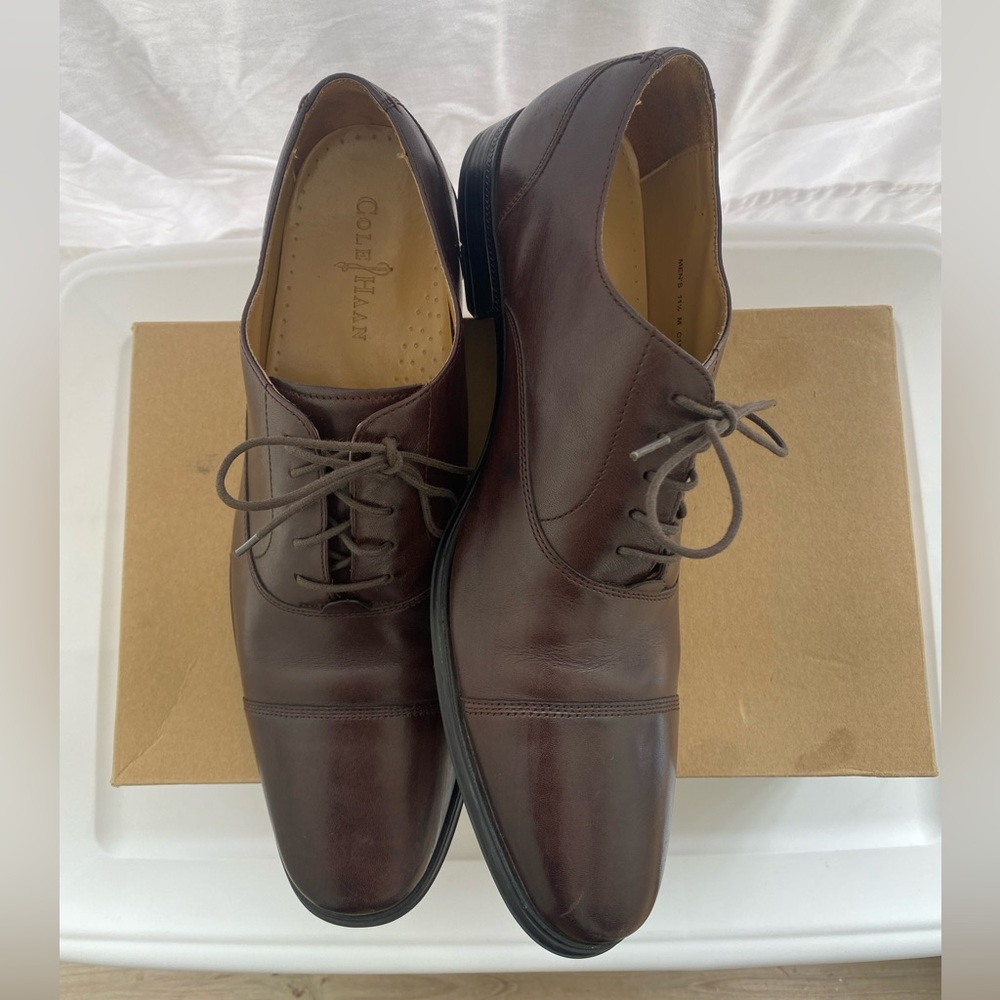 Men’s Cole Haan leather dress shoes